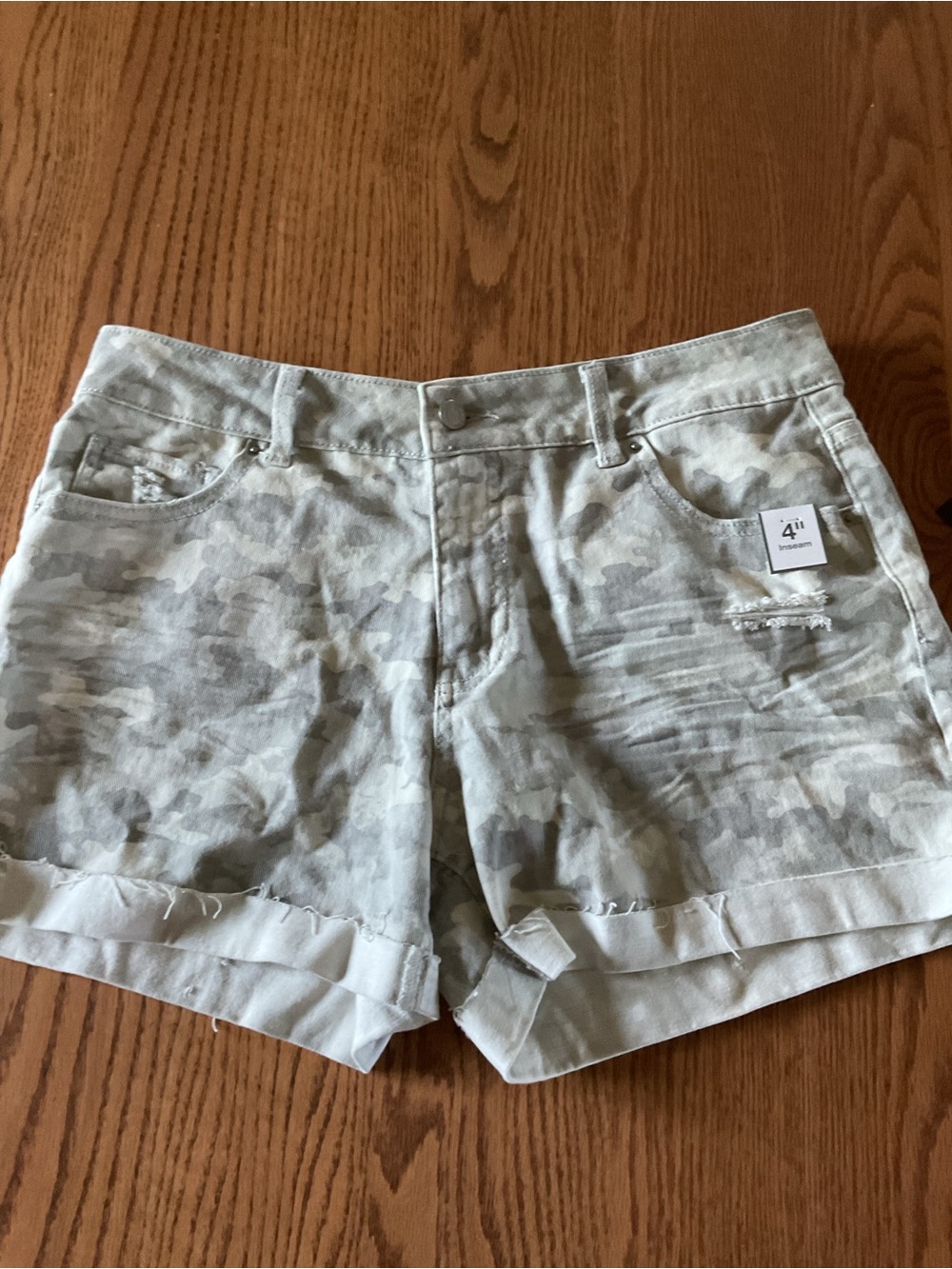 Women's Light Gray Camo Roll-Cuff Shorts nwt size 12 with 4 inch inseam